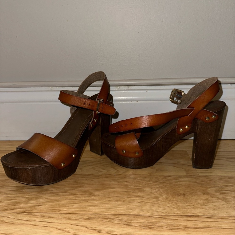 Platform Heels - Picture 5 of 6